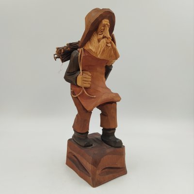 купить Статуэтка "Старик с хворостом", дерево, резьба, Россия, 1980-2000 гг.