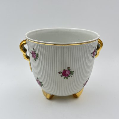 купить Кашпо с рельефным декором, украшенное изображением роз, фарфор, деколь, золочение, Weisswasser Porzellan, Германия, 1950-1970 гг.