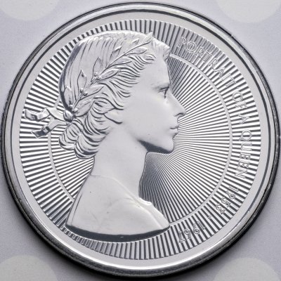 купить Великобритания 5 фунтов 2026 "Первый портрет королевы Елизаветы II"