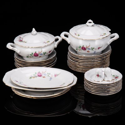 купить Сервиз столовый с цветочным декором (35 предметов), фарфор, деколь, золочение, Chodziez, Польша, 1960-1990 гг.