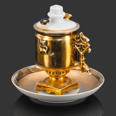 купить Стакан с блюдцем "самоваром" (наименование по прейскуранту), фарфор, роспись, золочение, Товарищество М.С. Кузнецова, Российская империя, 1891-1917 гг.