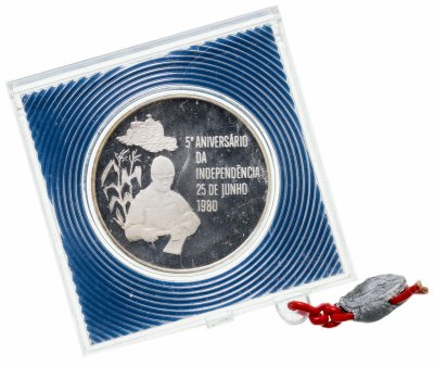 купить Мозамбик 500 метикал (meticais) 1980 "5 лет независимости"