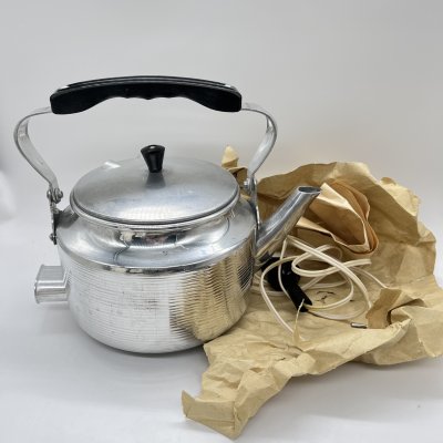 купить Чайник электрический с инструкцией, металл, пластик, СССР, 1983 г.