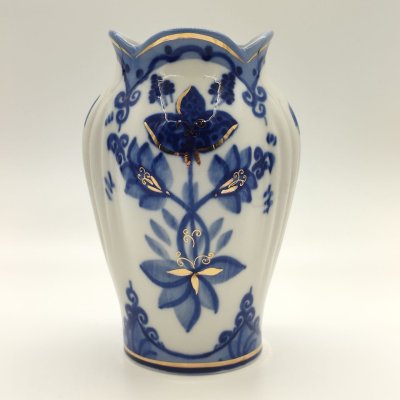 купить Ваза с флоральным декором, фарфор, роспись, золочение, Кисловодский фарфор - Феникс, Российская Федерация, 1990-2015 гг.