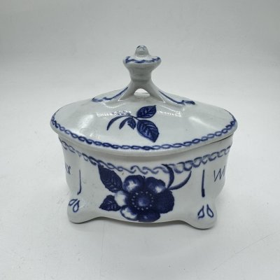 купить Сахарница с крышкой и цветочным декором, гжель, фарфор, роспись, деколь, СССР, 1970-1990 гг.