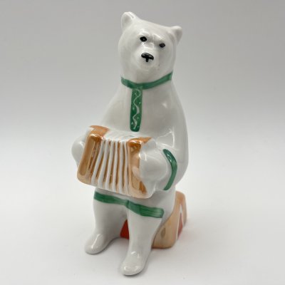 купить Статуэтка "Медведь с гармошкой" из набора "Цирковые медведи", автор О.М. Богданова, фарфор, роспись, люстр, Дулевский фарфоровый завод (Дулёво), СССР, 1986 г.