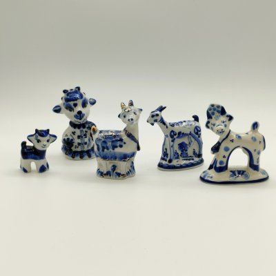 купить Набор из пяти статуэток "Козы", Гжель, фарфор, роспись, золочение, Россия, 1990-2010 гг.