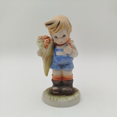 купить Статуэтка "Первоклассник", фарфор, роспись, Тайвань, 2000-2015 гг.