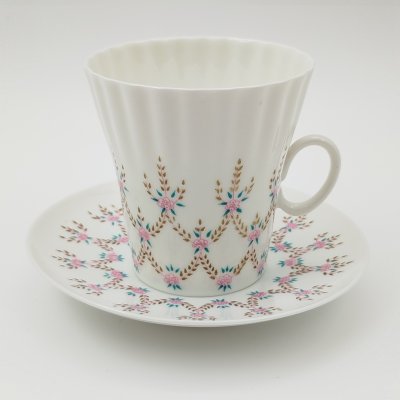купить Пара кофейная с декором в виде цветочных гирлянд (форма "Одуванчик"), фарфор, деколь, Ленинградский фарфоровый завод (ЛФЗ), СССР, 1970-1986 гг.