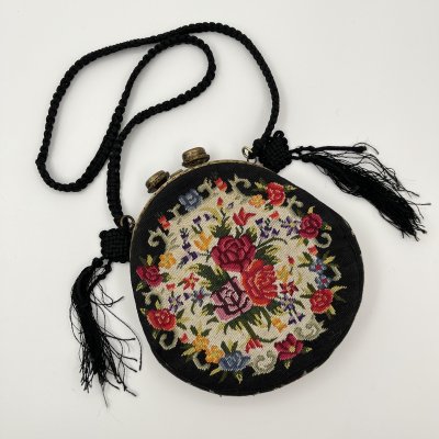 купить Сумка театральная с цветочным декором, ткань, вышивка, металл, поделочный камень, Азия, 1930-1960 гг.