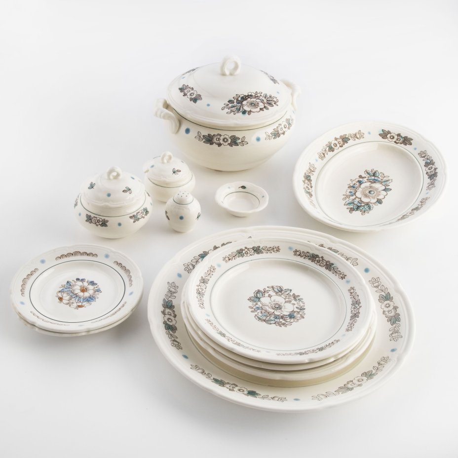 Столовый сервиз зик ссср. Завод зик посуда. Зик завод фарфор. Посуда конаковского фаянсового завода. Зик завод фарфор.