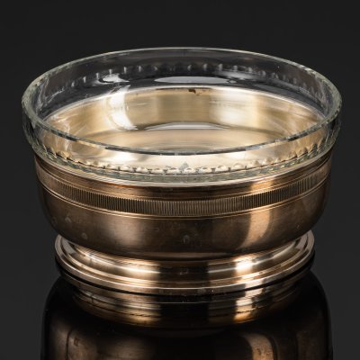 купить Конфетница (ваза) округлой формы с резным декором на стеклянной вставке, Ravinet d’Enfert & Cie, металл, серебрение, Франция, 1910-1930 гг.