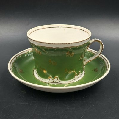 купить Пара чайная зеленого цвета с декором в виде розочек, фарфор, крытье, золочение, Дмитровский фарфоровый завод (ДФЗ Вербилки), СССР, 1954-1965 гг.