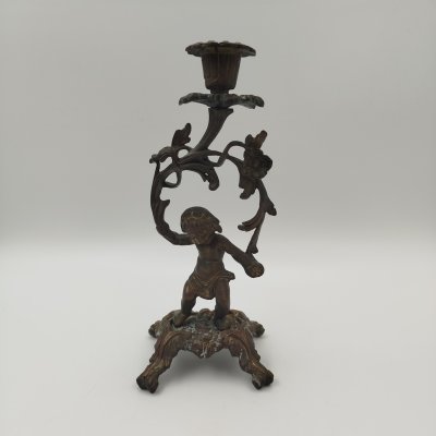 купить Подсвечник на одну свечу с основанием в виде ребенка (путти), держащего цветущую ветвь, латунь, СССР, 1970-1990 гг.