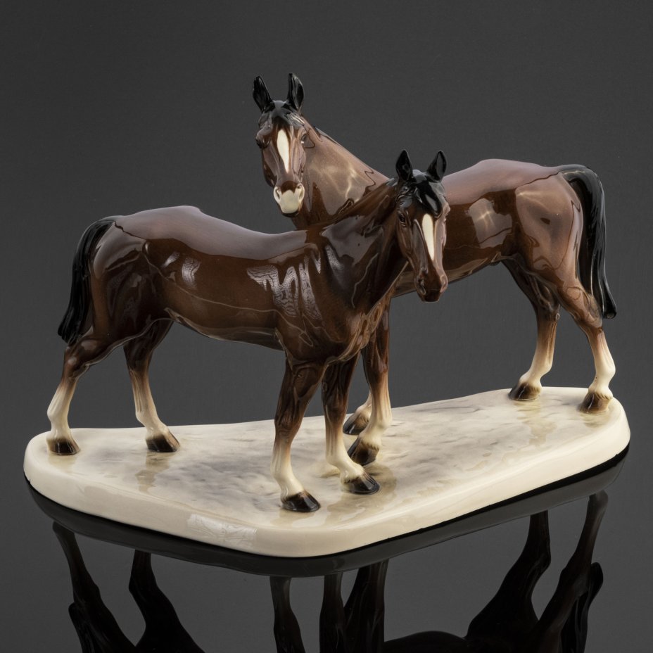 купить Статуэтка "Пасущиеся лошади", фаянс, крытье, Hertwig & Co., Германия, 1941-1958 гг.