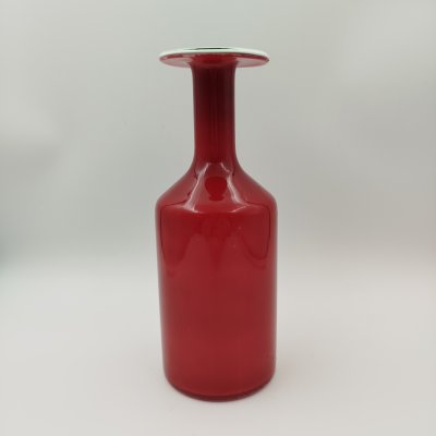 купить Ваза алого цвета (для небольшого букета), стекло, (двухслойное), Западная Европа, 1970-1980 гг.