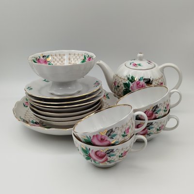 купить Сервиз чайный с декором в виде роз на 4 персоны (14 предметов), фарфор, деколь, роспись, золочение, Ленинградский фарфоровый завод (ЛФЗ), СССР, 1970-1992 гг.