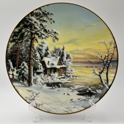 купить Тарелка декоративная с изображением зимнего пейзажа, фарфор, деколь, золочение, Gloria Fine Porcelain Bavaria, Германия, 1970-1990 гг.