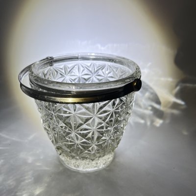 купить Конфетница в виде корзинки с ручкой, стекло, металл, пресс, СССР, 1970-1990 гг.