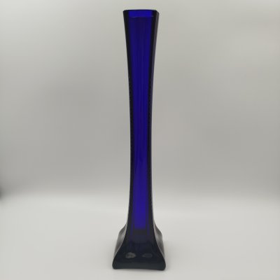 купить Ваза формы "Берц" синего цвета для одного цветка, цветное стекло, выдувание, резьба, СССР, 1930-1950 гг.
