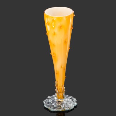 купить Ваза высокая в виде кубка ярко-желтого цвета, стекло, двухслойное, налепы, Западная Европа, 1960-1980 гг.