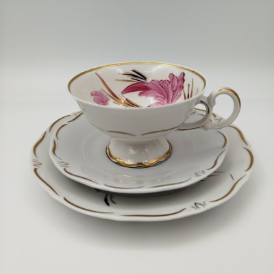 купить Трио чайное с цветочным декором пурпурного оттенка, фарфор, роспись, золочение, Weimar Porzellan (Веймарский фарфор), ГДР, 1949-1980 гг.