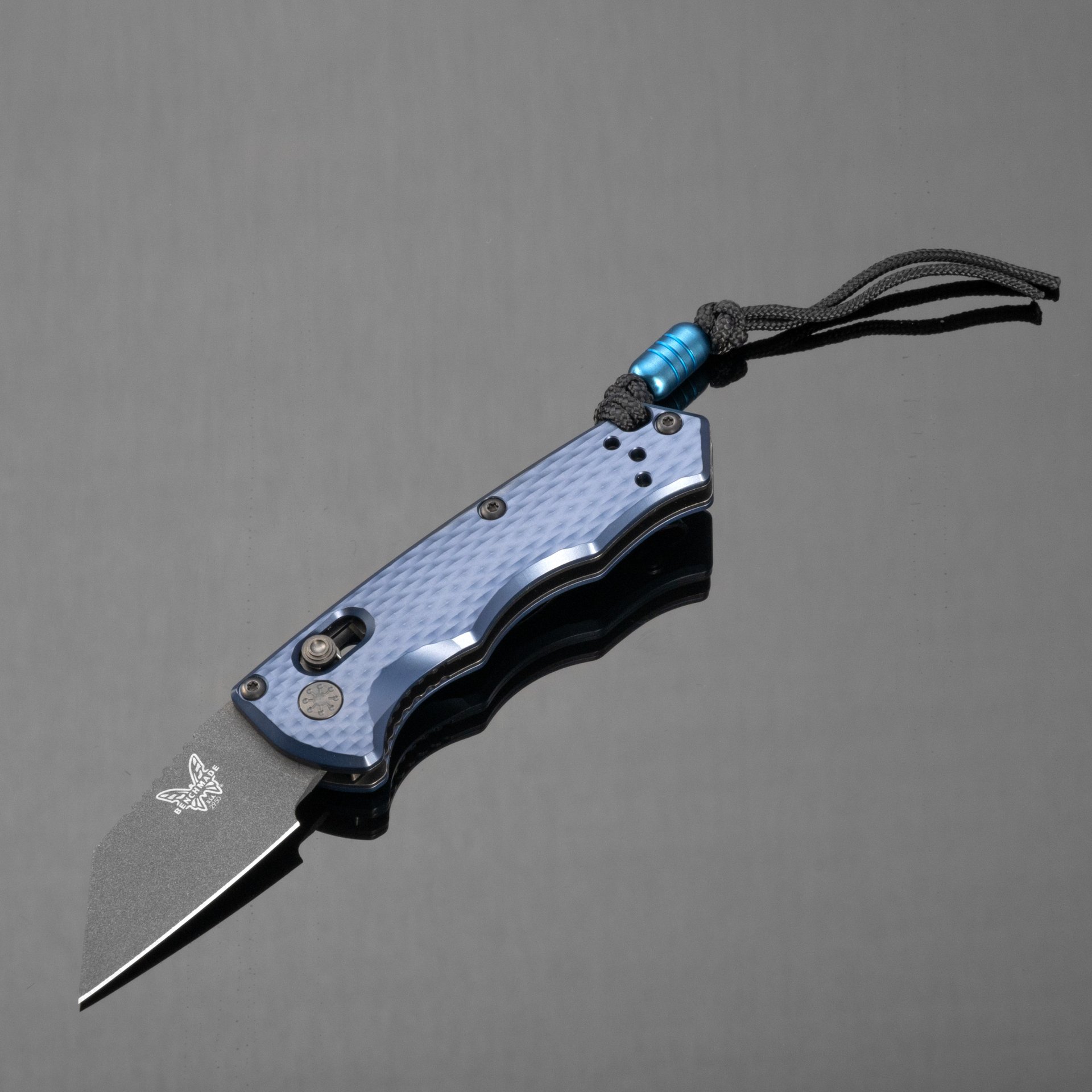 Автоматический нож Benchmade Partial Immunity Auto, сталь M4 Black  Cerakote, рукоять dark blue aluminum, артикул 2950BK, США стоимостью 43115  руб.