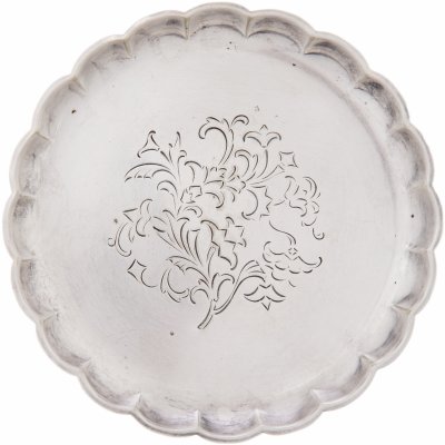 Купить Блюдце лаконичной формы с волнистым краем и цветочным декором, металл, серебрение, Западная Европа, 1900-1930 гг.