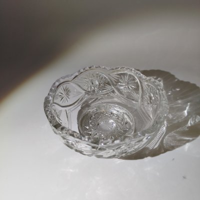 купить Конфетница на ножке с резным декором, хрусталь, гранение, СССР, 1970-1980 гг.