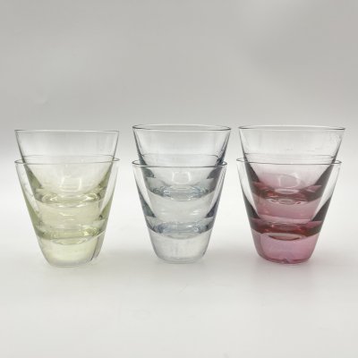 купить Набор разноцветных стопок конусообразной формы на 6 персон, цветное стекло, СССР, 1960-1980 гг.