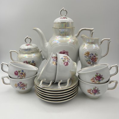 купить Сервиз чайно-кофейный на 6 персон (15 предметов), украшенный цветочным декором, фарфор, деколь, люстр, золочение, Spezial Eisenberg Porzellan (SEP), ГДР, 1960-1980 гг.