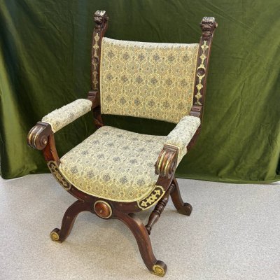 купить Кресло курульное с декоративными элементами в виде львиных голов, дерево, резьба, краска, Российская империя, 1880-1910 гг.