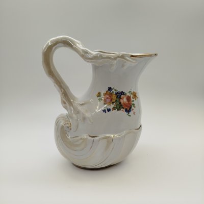 купить Кувшин с цветочным декором и фигурной ручкой, фаянс, золочение, деколь, люстр, СССР, 1970-1990 гг.
