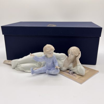 купить Статуэтка "Девушка с ребенком", фарфор, Pavone, Италия, 2025 г.