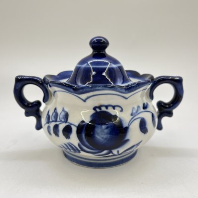 купить Сахарница миниатюрная с цветочным/растительным декором, фарфор, роспись, Объединение «Гжель», СССР, 1972-1985 гг.