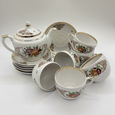 купить Сервиз чайный с цветочным декором, форма "Рельефная", на 6 персон (13 предметов), фарфор, деколь, золочение, Дмитровский фарфоровый завод (ДФЗ Вербилки), СССР, 1965-1991 гг.