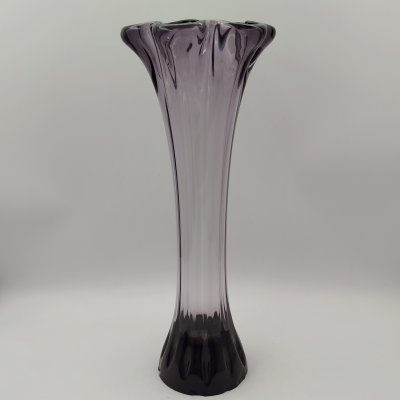 купить Ваза вытянутой формы с фигурным бортом, цветное стекло, гутная техника, СССР, 1960-1980 гг.