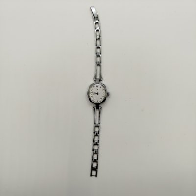 купить Часы женские наручные, металл, стекло, Завод «Луч», с. Новоселки, СССР, 1970-1990 гг.