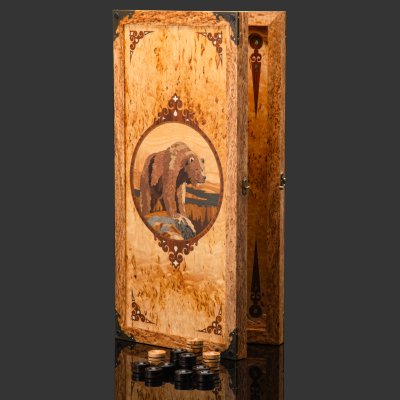 купить Нарды "Медведь" (Охота), дерево, карельская береза, морение, шлифовка, лак, инкрустация, перламутр, Российская Федерация, 2025 г.