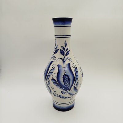 купить Ваза с растительным декором, Гжель, фарфор, роспись, СССР, 1970-1990 гг.