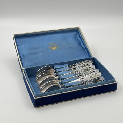 купить Набор из 6-ти чайных ложек "Москва", в коробке, мельхиор (медь-никель), серебрение, эмаль, Артель «Московский ювелир», СССР, 1978 г.