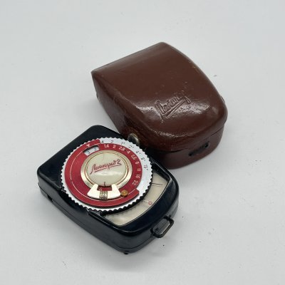 купить Фотоэлектрический экспонометр "Ленинград", пластик, кожа, Завод «Вибратор», г. Ленинград, СССР, 1950-1970 гг.