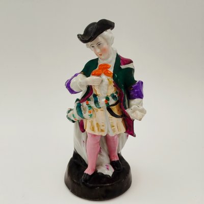 купить Статуэтка "Кавалер", фарфор, роспись, Западная Европа, 1900-1930 гг.