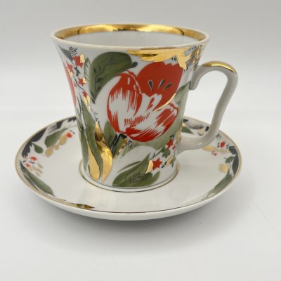 купить Бокал чайный "Красный тюльпан", автор Григорьева Л.И., фарфор, деколь, роспись, золочение, Ленинградский фарфоровый завод (ЛФЗ), СССР, 1970-1991 гг.