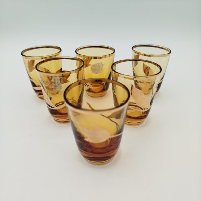 купить Набор из шести стопок янтарного оттенка с декором в виде листиков, цветное стекло, золочение, Чехословакия, 1970-1990 гг.