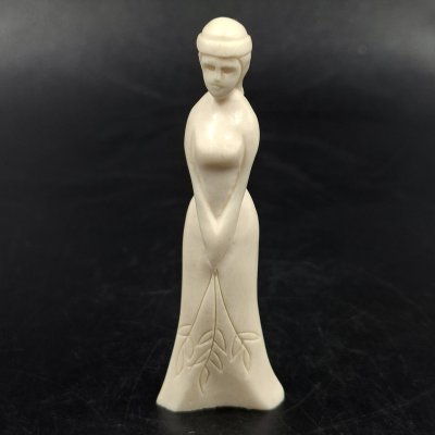 купить Статуэтка "Девушка", кость, резьба, СССР, 1970-1990 гг.