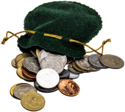 купить Набор из 40 монет разных стран мира "Монеты с 5 в номинале" в мешочке