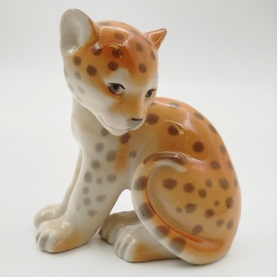 купить Статуэтка "Маленький леопард", скульптор П.П. Веселов, фарфор, аэрография, роспись, Ленинградский фарфоровый завод (ЛФЗ), СССР, 1980-1990 гг.