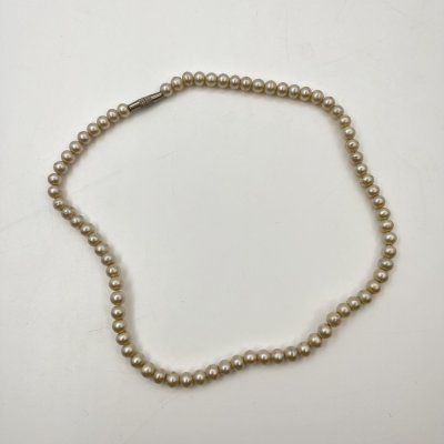 купить Бусы кремового оттенка, металл, искусственный жемчуг, Российская Федерация, 2000-2020 гг.