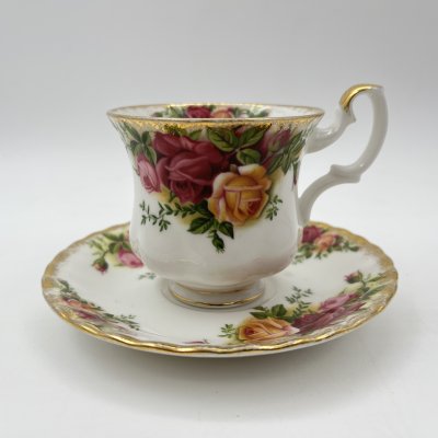 купить Чайная пара "Old Country Roses" ("Старые деревенские розы"), фарфор, деколь, золочение, Royal Albert, Великобритания, 1960-1980 гг.